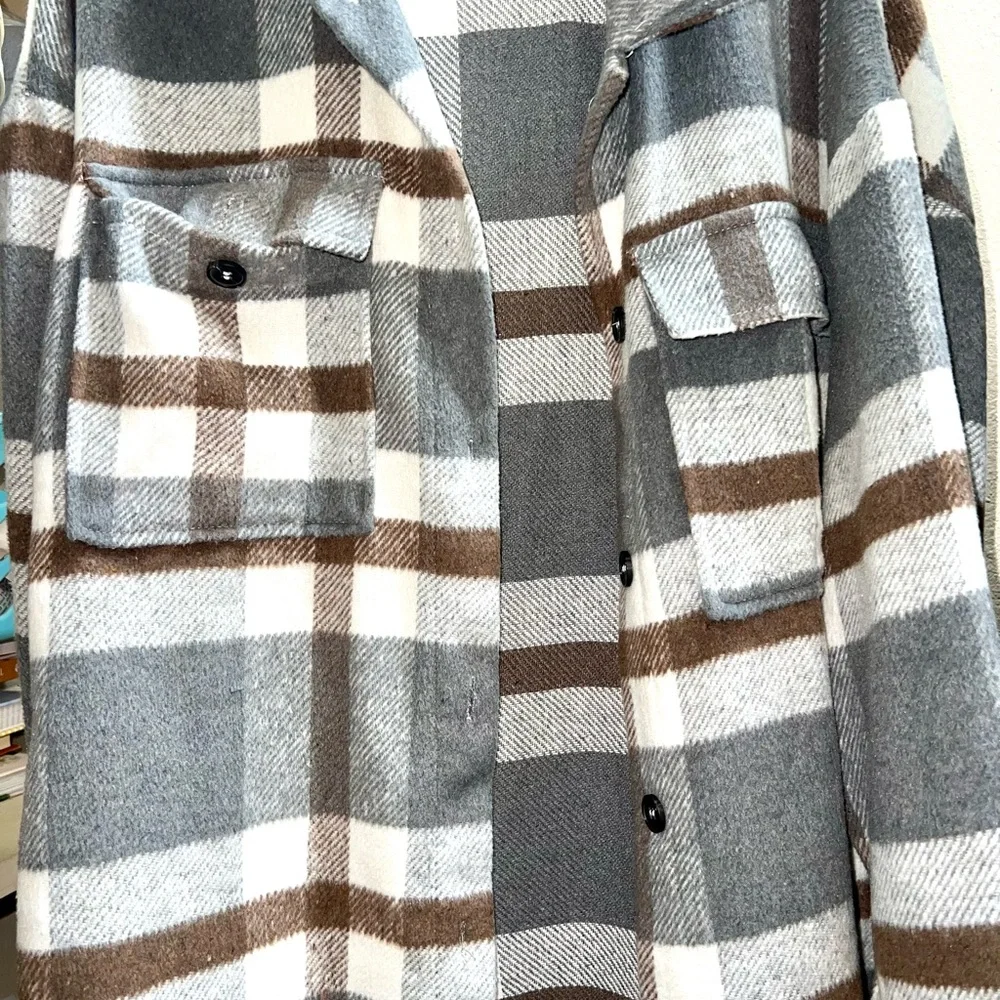 Sweaters - Picture 3 of 3